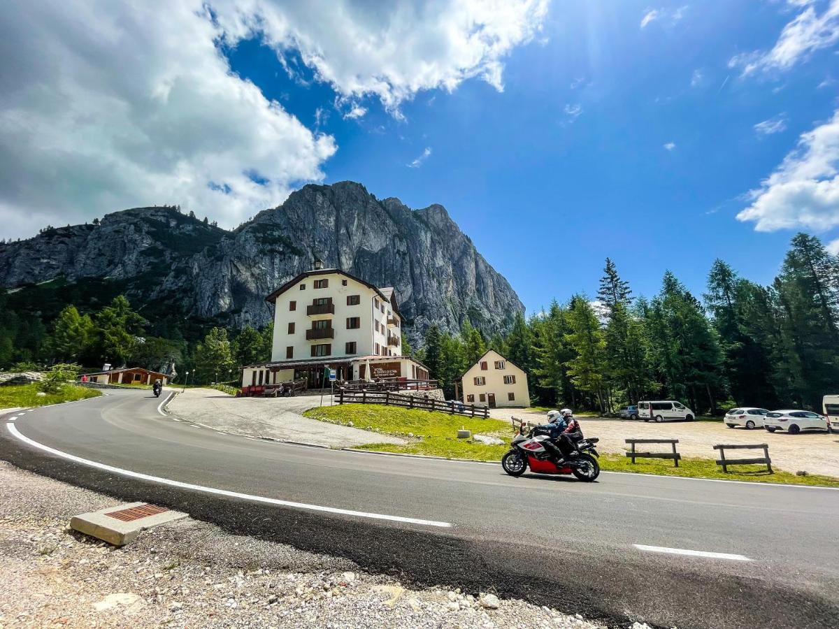 Hotel Al Sasso Di Stria Andraz Exterior foto